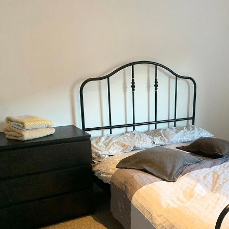 Beautiful Home, 3 Bedroom House Near Alton Towers, Wedgwood Museum, Universities ニューカッスル・アンダー・ライム エクステリア 写真