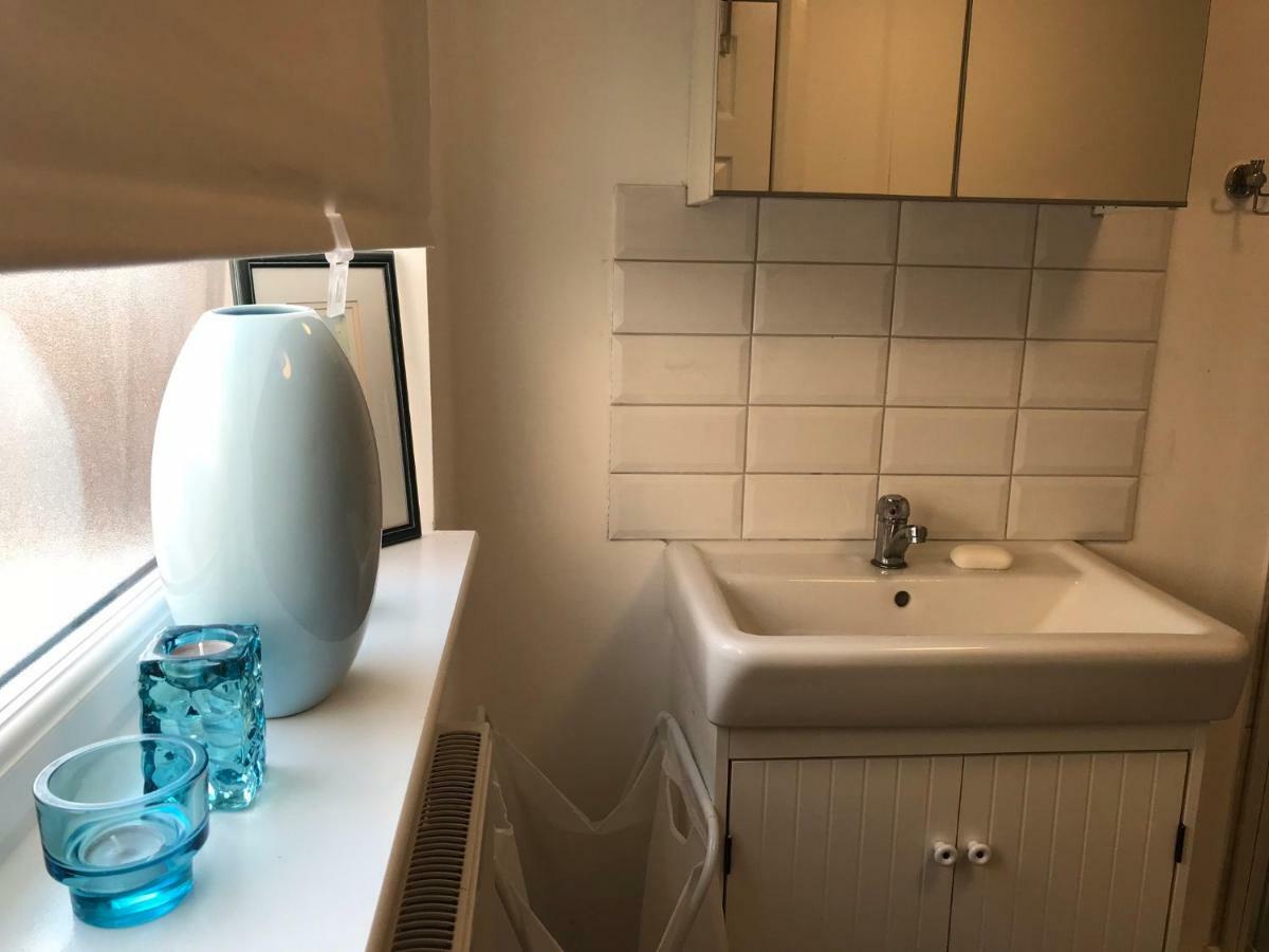 Beautiful Home, 3 Bedroom House Near Alton Towers, Wedgwood Museum, Universities ニューカッスル・アンダー・ライム エクステリア 写真