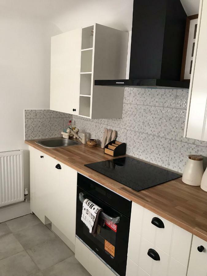 Beautiful Home, 3 Bedroom House Near Alton Towers, Wedgwood Museum, Universities ニューカッスル・アンダー・ライム エクステリア 写真
