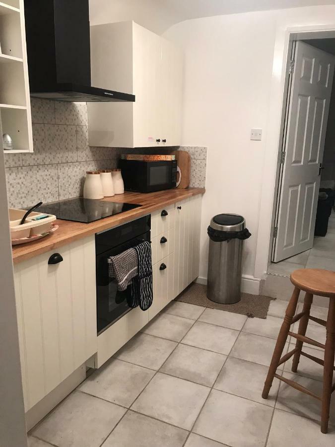 Beautiful Home, 3 Bedroom House Near Alton Towers, Wedgwood Museum, Universities ニューカッスル・アンダー・ライム エクステリア 写真